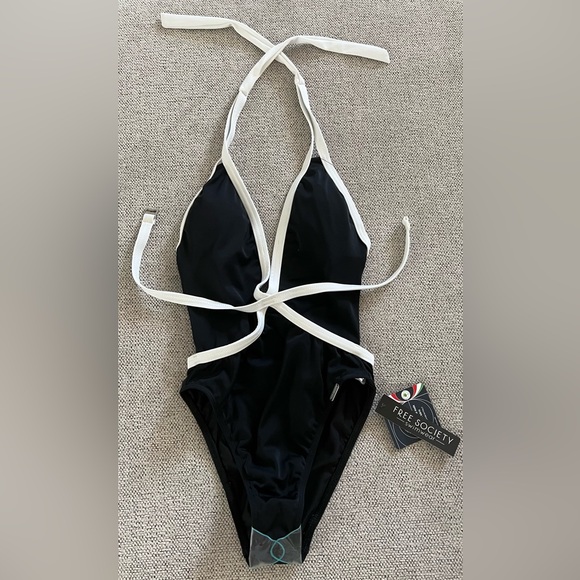 Free Society one-piece swimsuit in monochrome - Picture 4 of 6